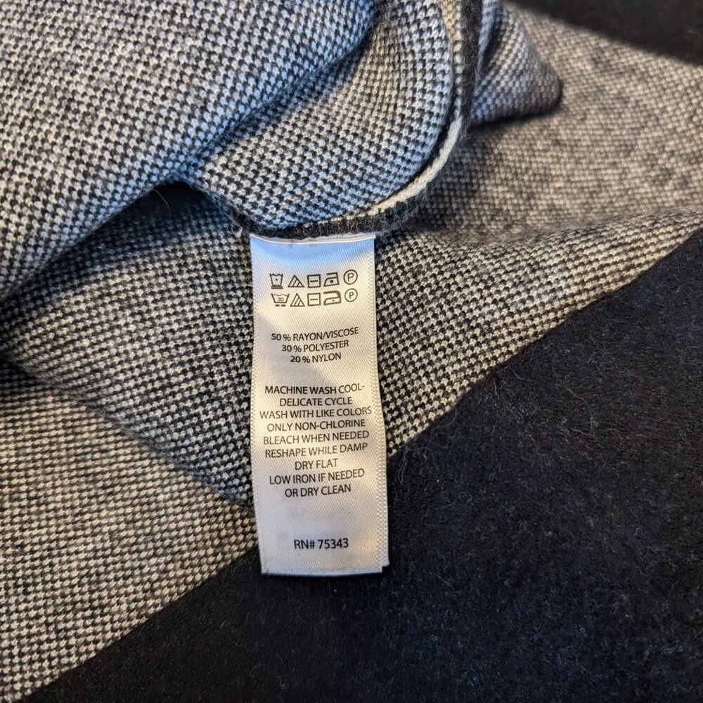 Sweater - Picture 2 of 3